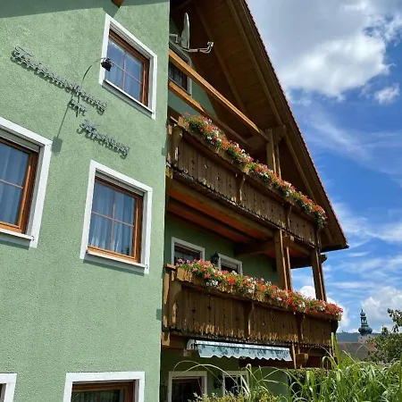 Am Kirchberg Apartment *