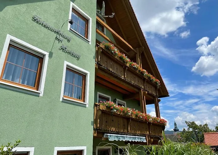 Am Kirchberg Apartment *